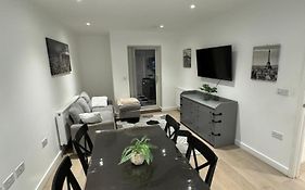 Two Bedroom Apartment With 2 Bathroom
